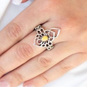 🌟3/$15 🆕Paparazzi: Taj MAHALO - Yellow Ring